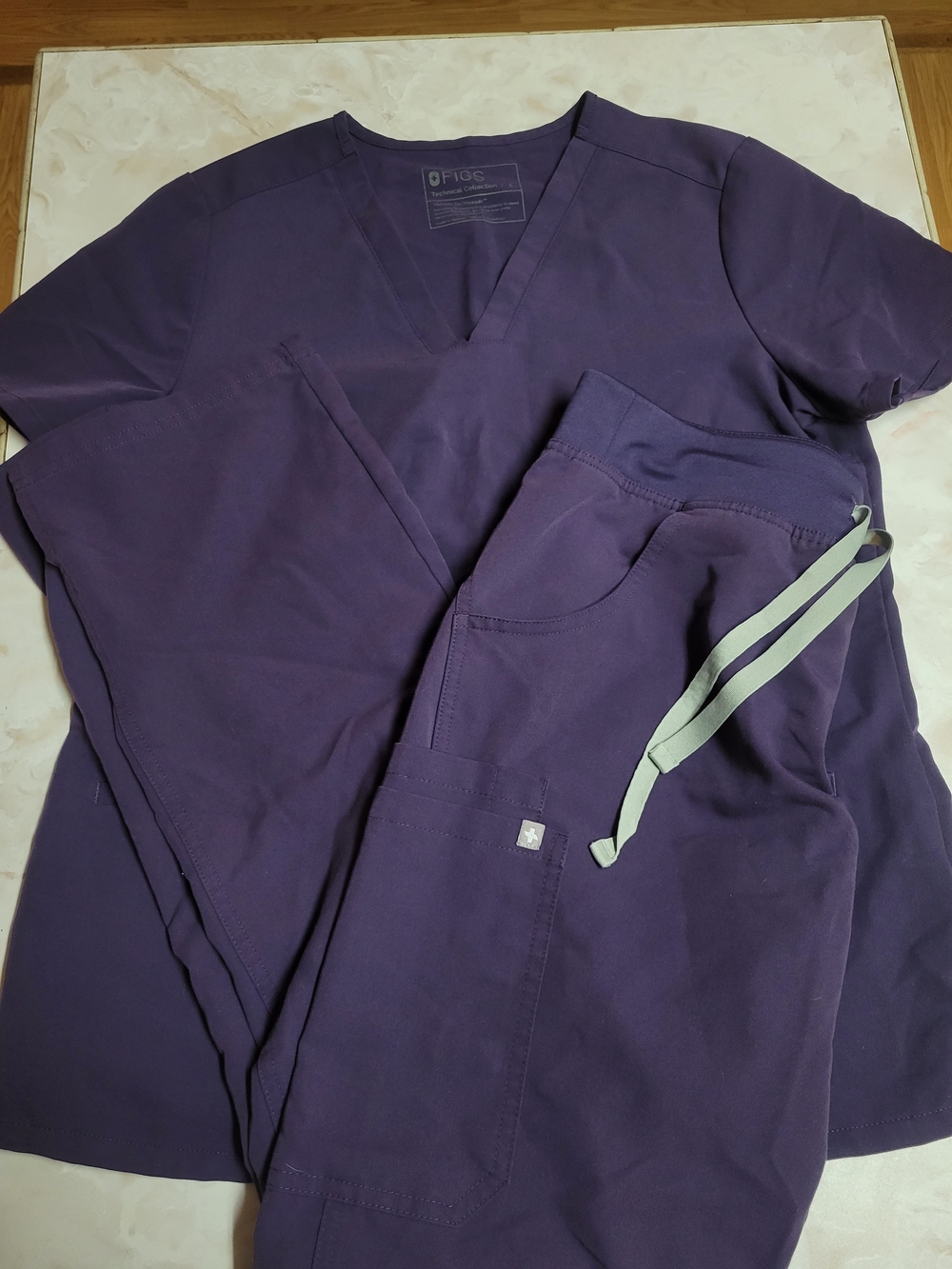 FIGS Purple Shadow Limited Edition Scrub Set Small S Tall Kade Cargo M Top
